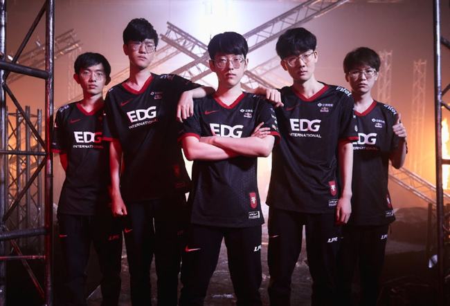 6人按照预 6人按照预